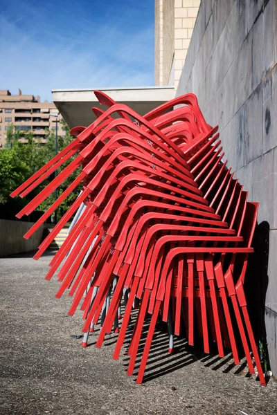 Stapelbare Metallstühle Auf Der Straße Zaragoza Spanien — Stockfoto