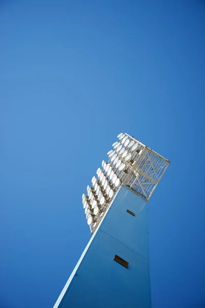 西班牙萨拉戈萨蓝天体育场的灯光 — 图库照片