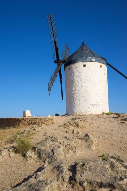Consuegra 'daki yel değirmeni, Toledo Eyaleti, Castilla La Mancha, İspanya.