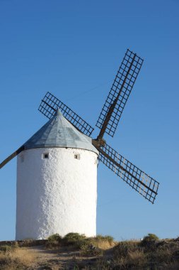 Consuegra 'daki yel değirmeni, Toledo Eyaleti, Castilla La Mancha, İspanya.