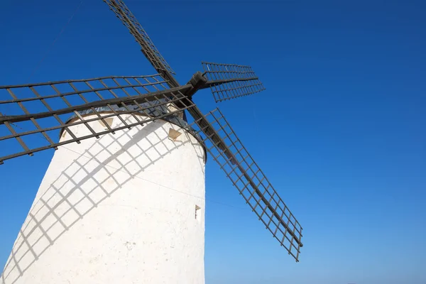 西班牙卡斯蒂利亚拉曼查托莱多省Consuegra的风车 — 图库照片