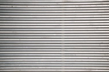 Arka plan modern bir cephenin metal yüzeyi ile oluşturuldu.