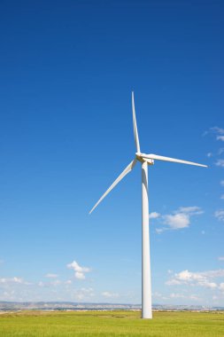 Elektrik üretimi için yel değirmenleri, Zaragoza Eyaleti, İspanya Aragon.