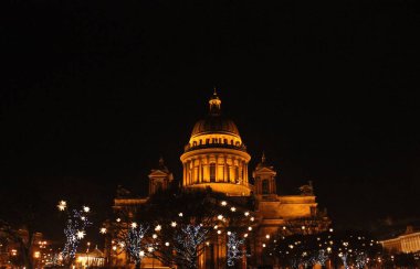 St. Isaac's Katedrali ve Noel ışıkları