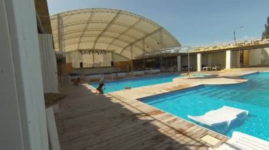 Genichesk, Ukrayna - 30 Ağustos 2017: Otel Havuzu.
