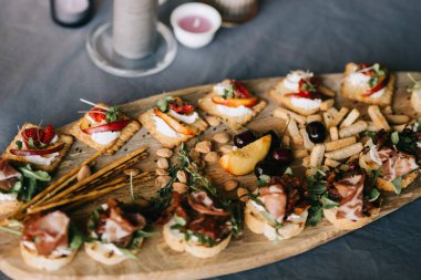 partideki kanape tahtası   