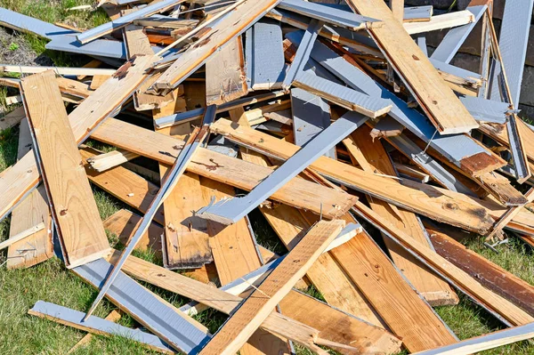 Debris of wooden planks in a pile — ストック写真