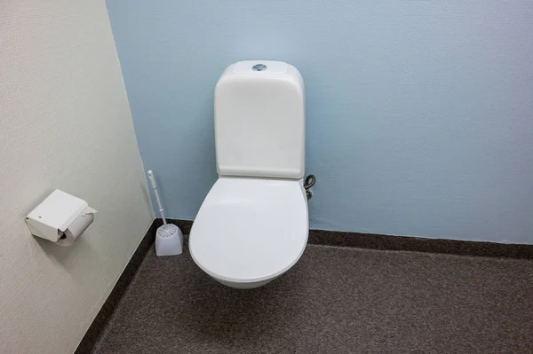 Τουαλέτα σκαμπό σε δημόσια τουαλέτα στη Σουηδία — Φωτογραφία Αρχείου