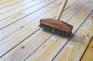 bahar temizliği ahşap zemin yumuşak sabunla