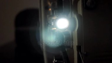 Eski Bir Vintage Sinema Projektörünün Titrek Işığı. 