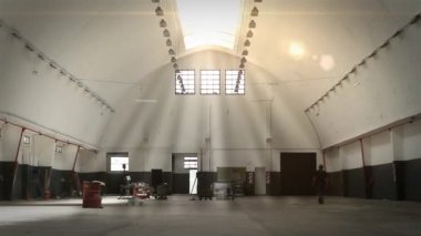 Boş ambar inşaat işçisi