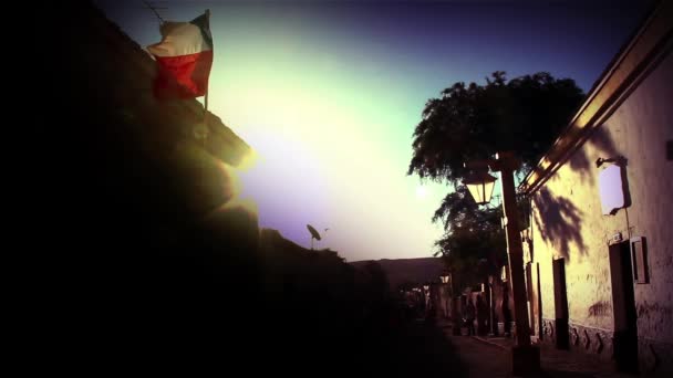 Zonsondergang op Caracoles Street, San Pedro De Atacama, Chili — Stockvideo