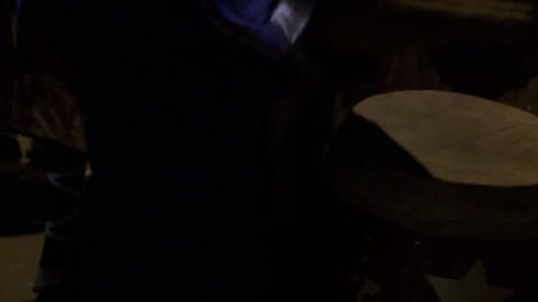 Jouer de la batterie de Candombe à Montevideo 