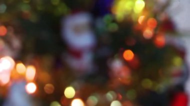 Noel Baba Noel ağacında