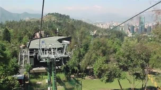 Santiago Chile Kabelbaan Gelegen Het Metropolitan Park Van San Cristbal — Stockvideo