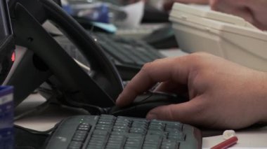 Ofiste fareyi kullanarak