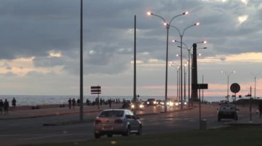 Montevideo, gece Rambla. Montevideo, Uruguay filme. 20 Haziran 2014.