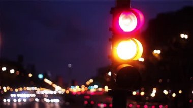 Buenos Aires, Arjantin için 9 de Julio caddesindeki semaphore. Dünyanın en geniş Caddesi. Dikilitaş arkasında.