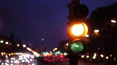 Buenos Aires, Arjantin için 9 de Julio caddesindeki semaphore. Dünyanın en geniş Caddesi. Dikilitaş arkasında.