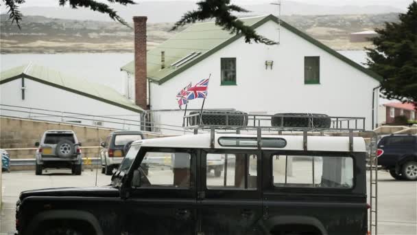 Coche Cubierto Con Union Jacks Port Stanley Islas Malvinas — Vídeos de Stock