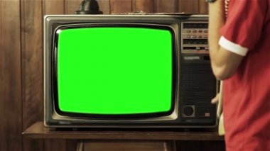 80s yeşil ekran televizyon. Herhangi bir görüntü veya resim ile yeşil ekran değiştirmek hazır istiyorum. 