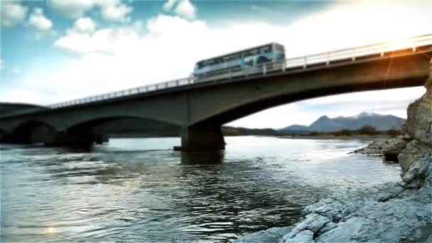 Autobús Sobre Puente Atardecer Filmado Patagonia Argentina — Vídeo de stock