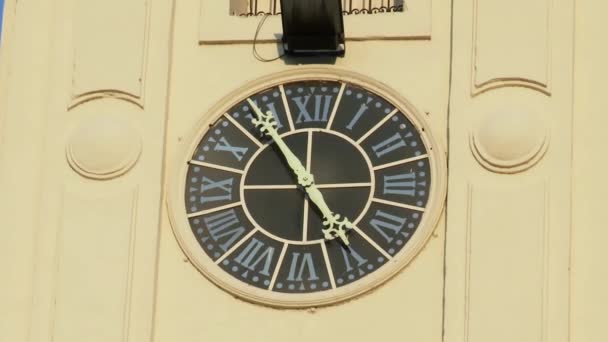 巴拉圭亚松森大都会大教堂钟楼的老时钟 放大放大 — 图库视频影像