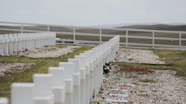 Argentijnse Begraafplaats Cementerio Darwin Malvinas Darwin East Falkland Falklandeilanden Zuid — Stockvideo