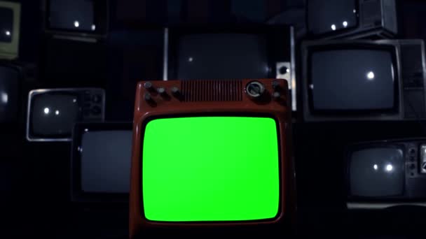 旧电视绿屏爆炸 放大放大 你可以用 关键效果 来代替 绿色屏幕 请访问Youtube上的教程 — 图库视频影像