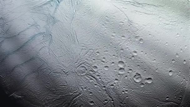 Enceladus Satürn Altıncı Büyük Uydusu Çoğunlukla Taze Temiz Buzla Kaplı — Stok video