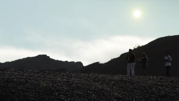 阿根廷拉里奥哈省 2019 安第斯音乐家行军乐队在山区演奏 — 图库视频影像