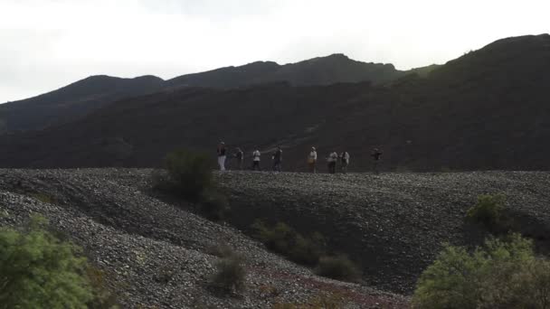 Provincie Rioja Argentinië 2019 Marcherende Band Van Andesmuzikanten Die Bergen — Stockvideo
