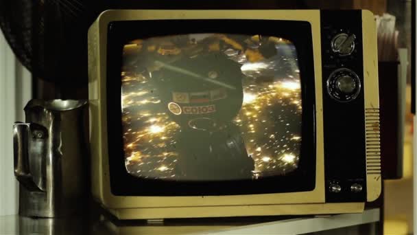 Planet Earth and City Lights from Space, Iss View, egy retro TV-n. A NASA által biztosított videó elemei. 