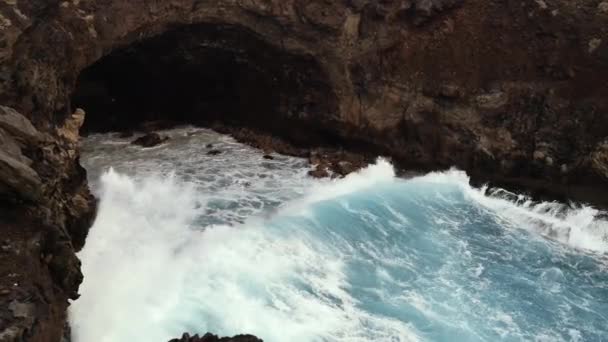 Vulkanisk Grotta Ana Kai Tangata Rapa Nui Påskön Chile Zooma — Stockvideo