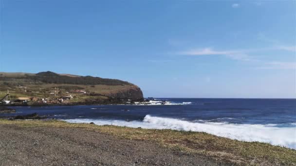 复活节岛 帕斯夸岛 拉帕努伊岛 Hanga Piko和Hanga Roa附近的海洋和悬崖的藏宝 — 图库视频影像