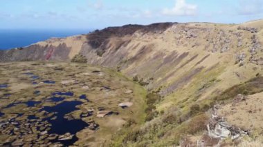 Rano Kau Krateri, Şili, Paskalya Adası 'nda. UNESCO Dünya Mirası Alanı.