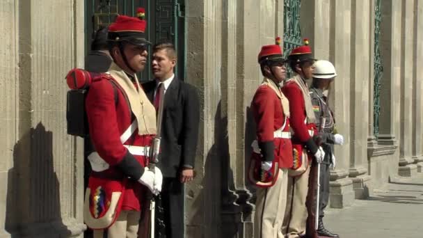 Paz Bolívia 2019 Bolíviai Colorados Ezred Őrzi Elnöki Rezidenciát Paz — Stock videók