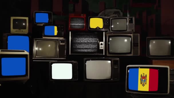 摩尔多瓦国旗和复古电视 放大放大 — 图库视频影像