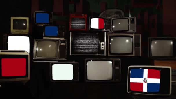 多米尼加共和国国旗和复古电视 放大放大 — 图库视频影像
