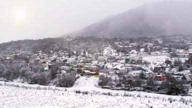 Ushuaia 'daki Kış Sahnesi, dünyanın en güneydeki şehri, Tierra del Fuego, Arjantin. Görüntüyü Büyüt. 