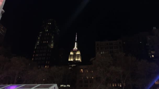 Empire State Building Paira Sobre Bank America Winter Village Bryant — Vídeo de Stock