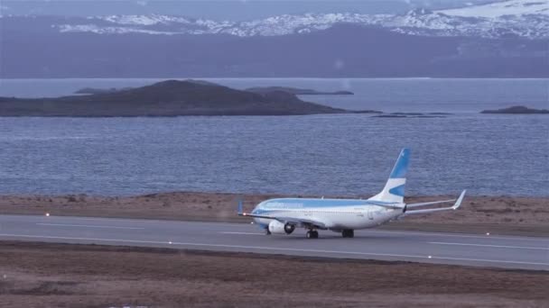 Ushuaia Argentina 2019 Vista Laterale Aereo Passeggeri Nell Aeroporto Ushuaia — Video Stock