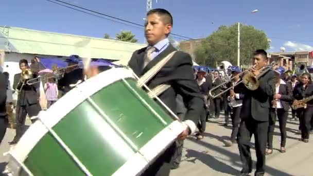 Cochabamba Bolivia 2015 Orkiestra Marszowa Tłum Ludzi Karnawale Cochabamba Podczas — Wideo stockowe