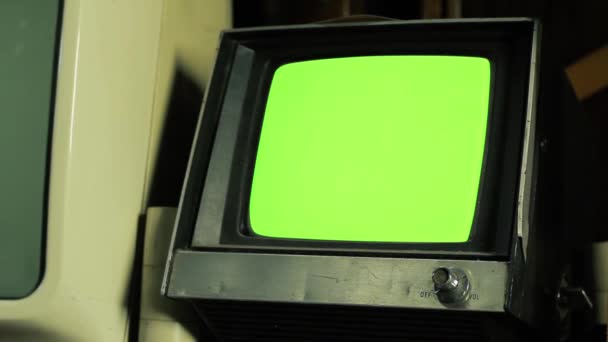 Старый Винтажный Монитор Зеленым Экраном Можете Заменить Зеленый Экран Отснятым — стоковое видео