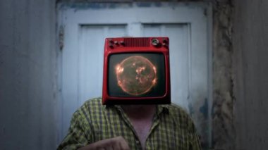 Televizyoncunun Başındaki Güneş. NASA tarafından desteklenen bu videonun elementleri. 