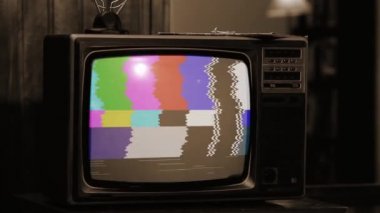 Statik Gürültü ve Renkli Çubuklu Retro TV. Sepia Tone. Yakınlaştır. 