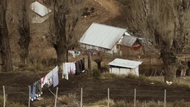 阿根廷巴塔哥尼亚安第斯山脉山区村庄和农村住房 — 图库视频影像