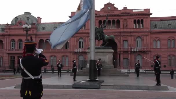 Buenos Aires Argentinien 2019 Grenadiere Hissen Die Argentinische Flagge Vor — Stockvideo
