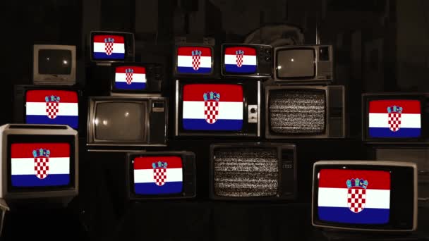 Σημαίες Της Κροατίας Και Παλιές Τηλεοράσεις Σέπια Τόνι Μεγέθυνση — Αρχείο Βίντεο