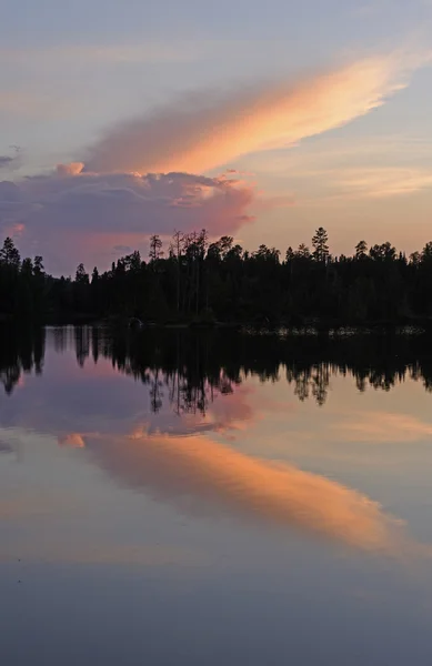 Unieke wolken bij zonsondergang — Stockfoto